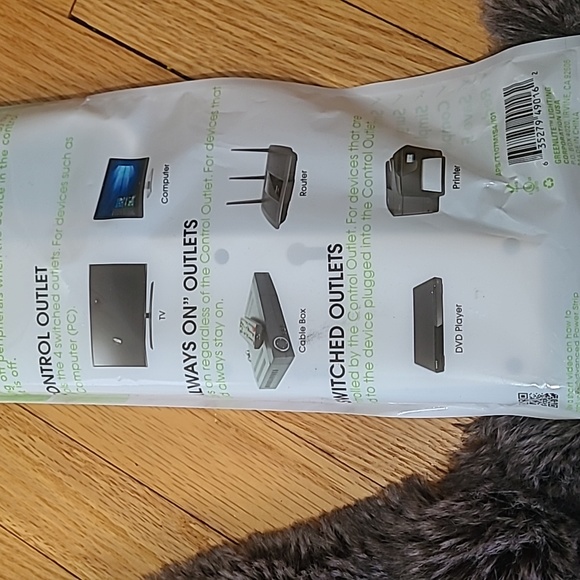 Lot of 3 greenlite tier 1 advance power strip. - Picture 4 of 4